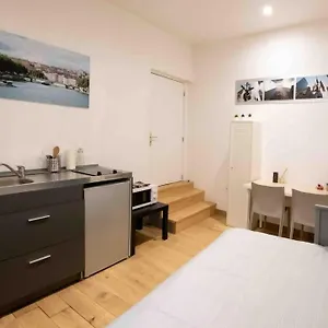 Face A L'ile Barbe Appartement